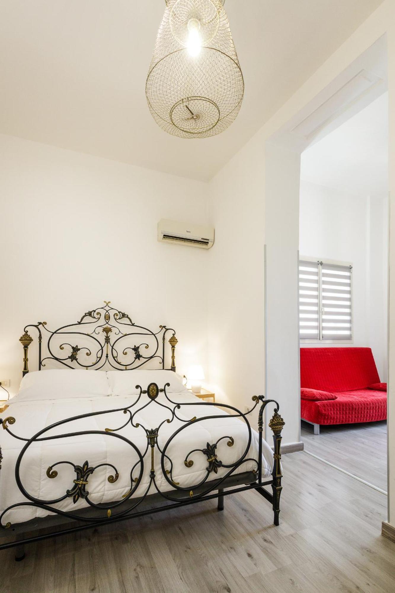 ナポリ Civico13 Bed & Breakfast エクステリア 写真
