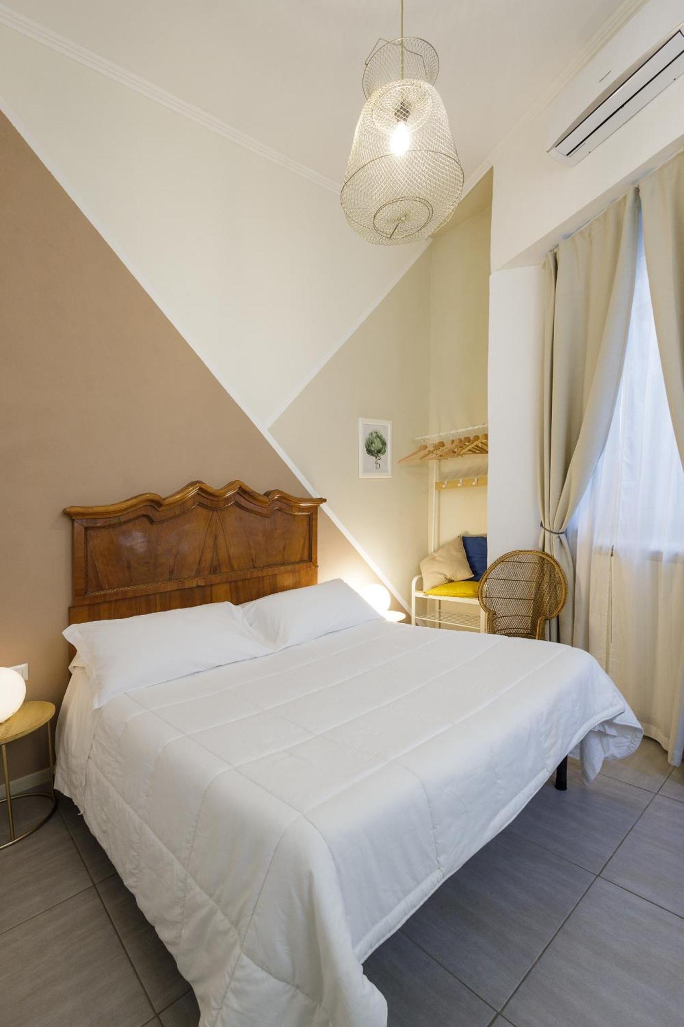 ナポリ Civico13 Bed & Breakfast エクステリア 写真