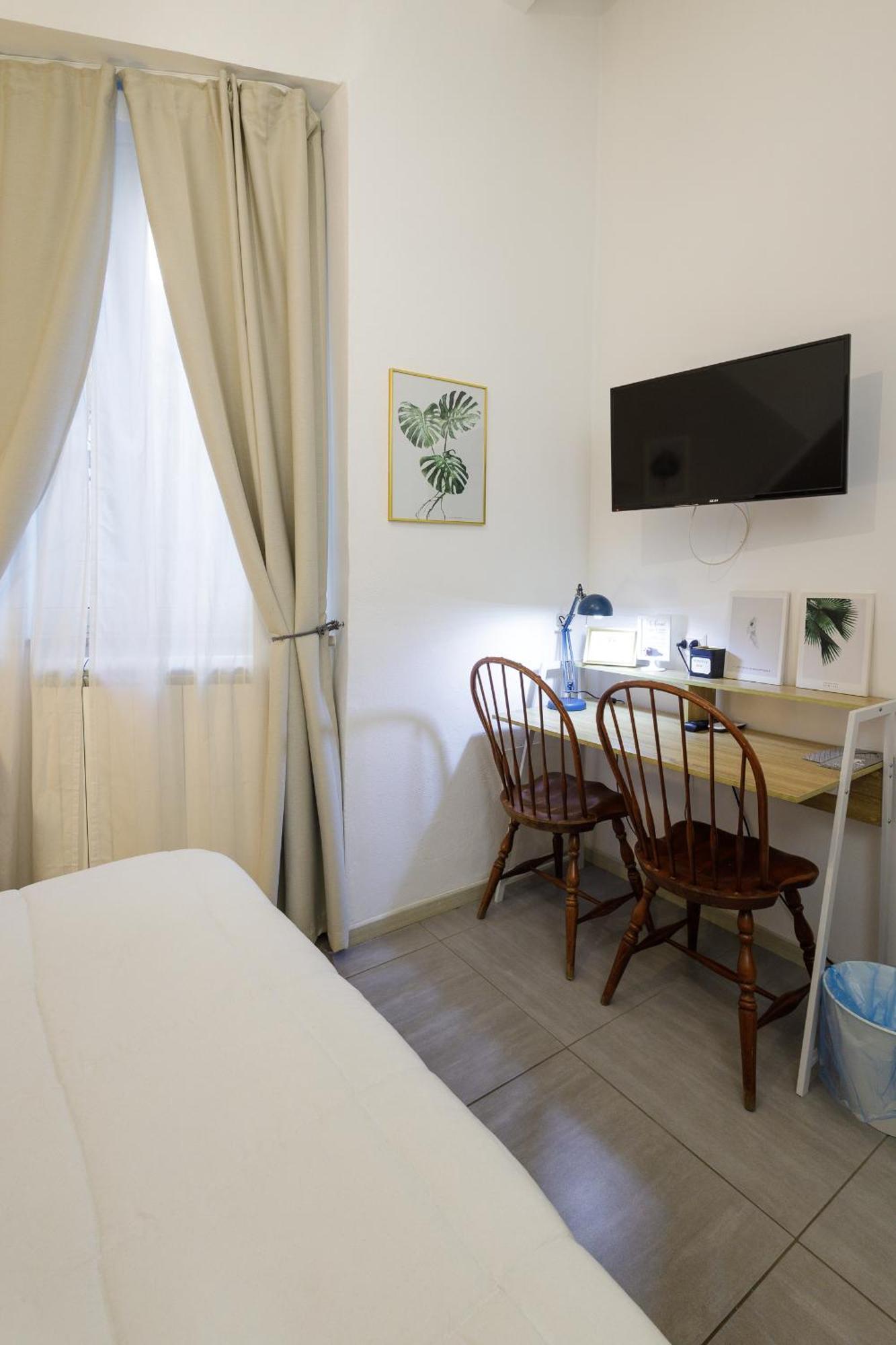 ナポリ Civico13 Bed & Breakfast エクステリア 写真