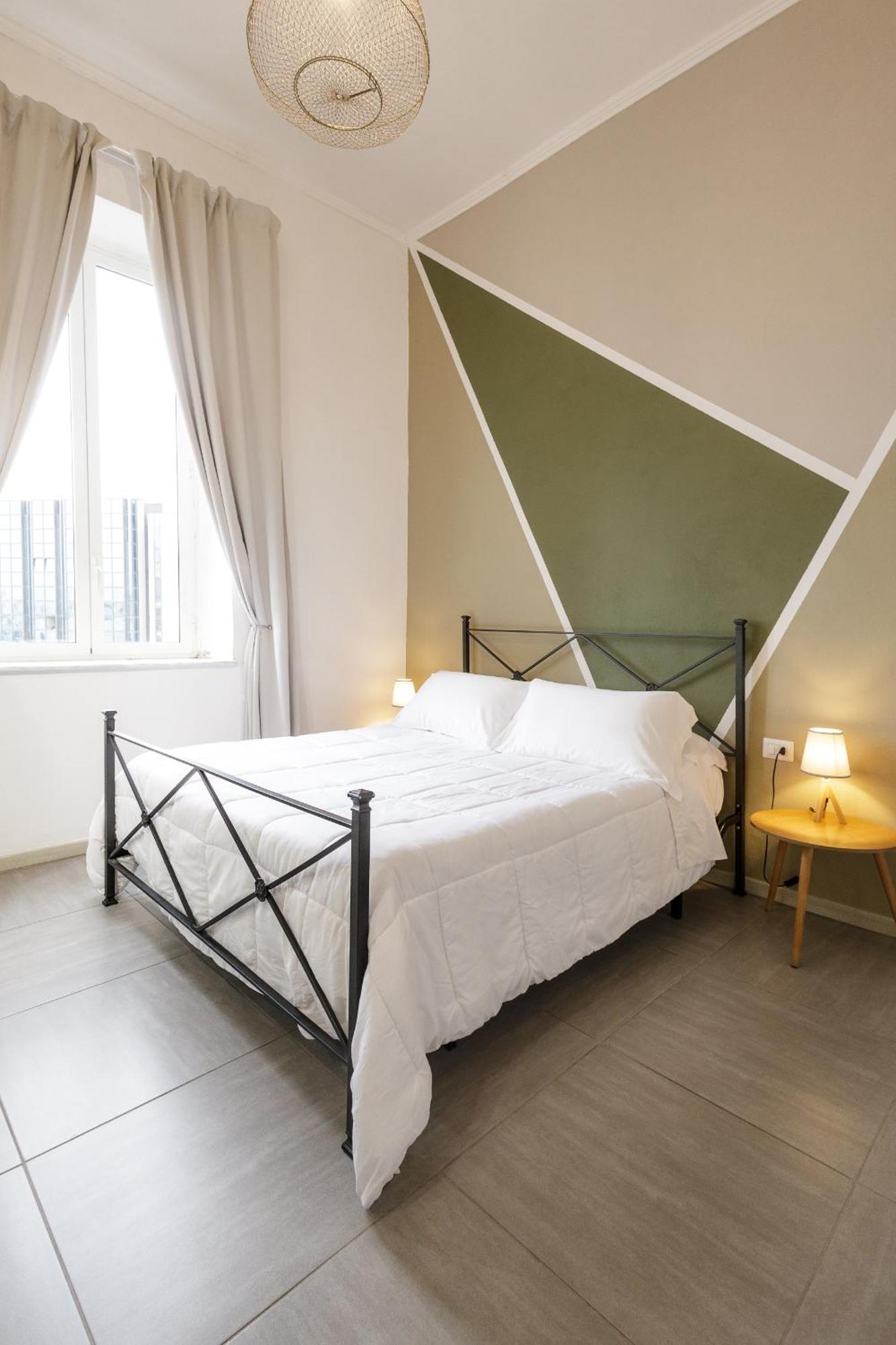 ナポリ Civico13 Bed & Breakfast エクステリア 写真