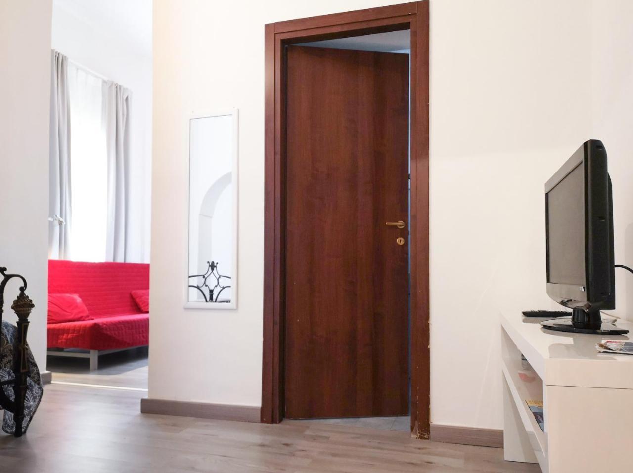 ナポリ Civico13 Bed & Breakfast エクステリア 写真
